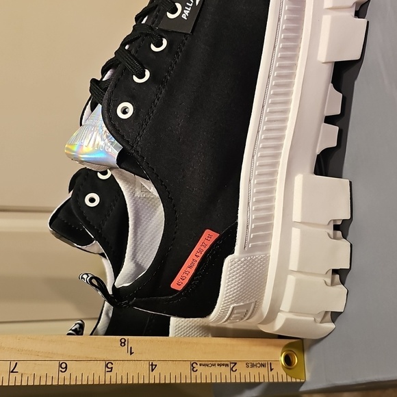 Palladium Revolt LO TX Sneakers in Black and Marshmallow - Picture 10 of 12